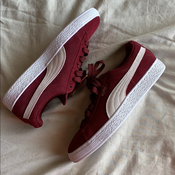 Puma Shoes - Puma suede classic sneakers